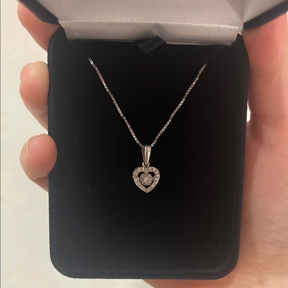Kay Jewelers Silver Heart Pendant Necklace